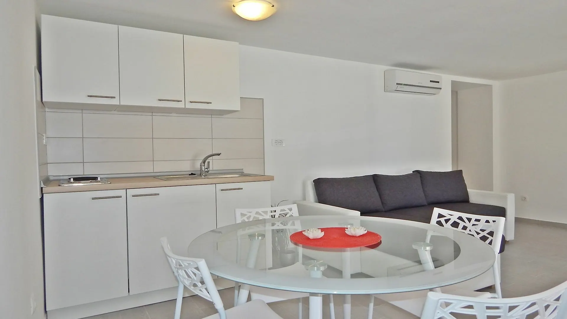 Apartments Marly Trogir 0*,