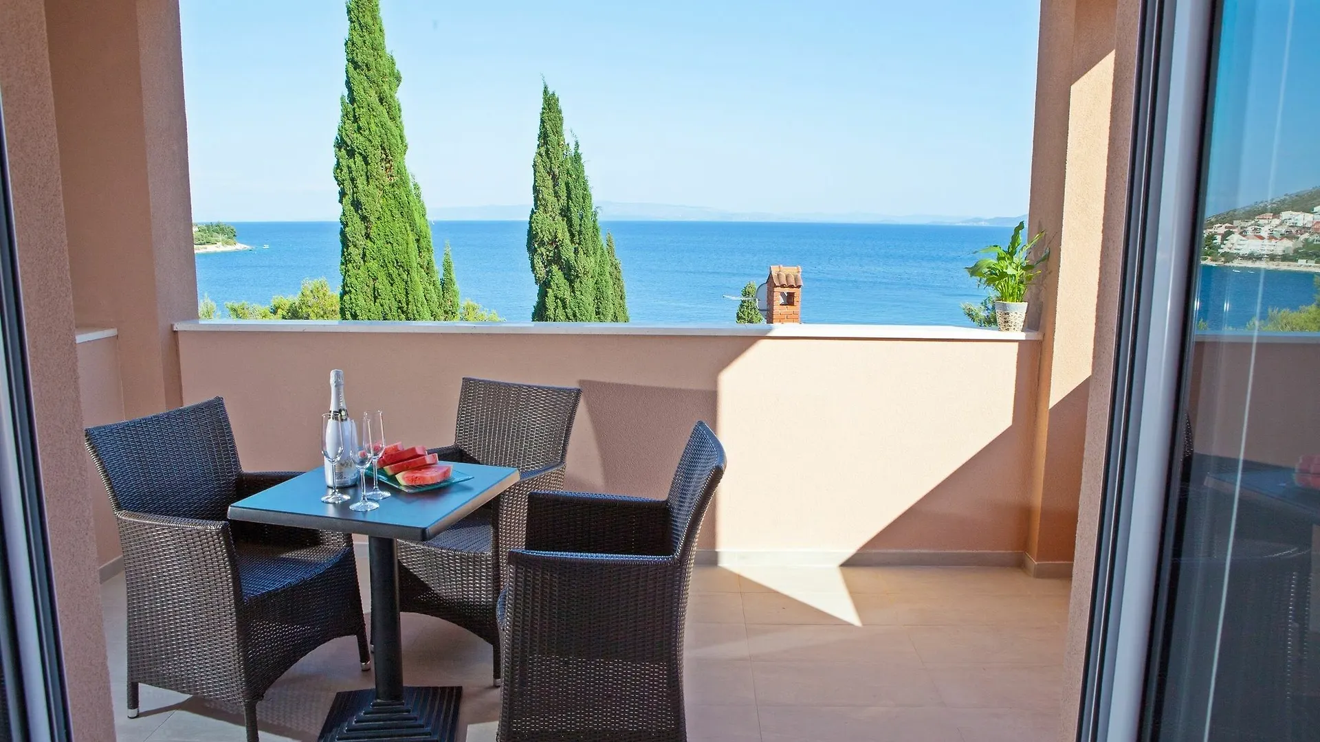 Apartments Marly Trogir 0*,